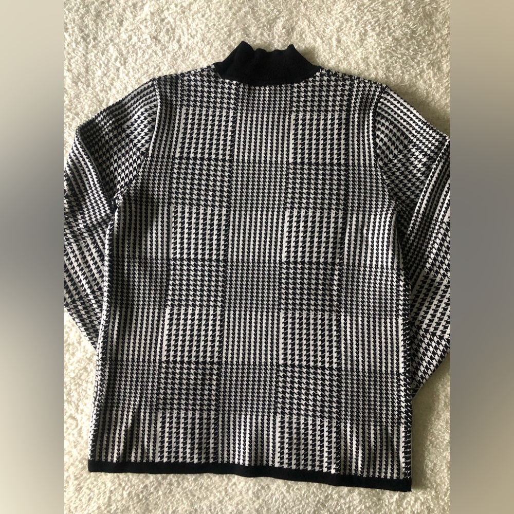 Turtle Neck Sweater - Picture 5 of 7